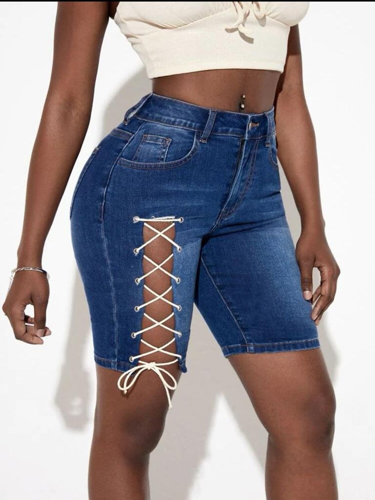 Short en jean zippé à lacets